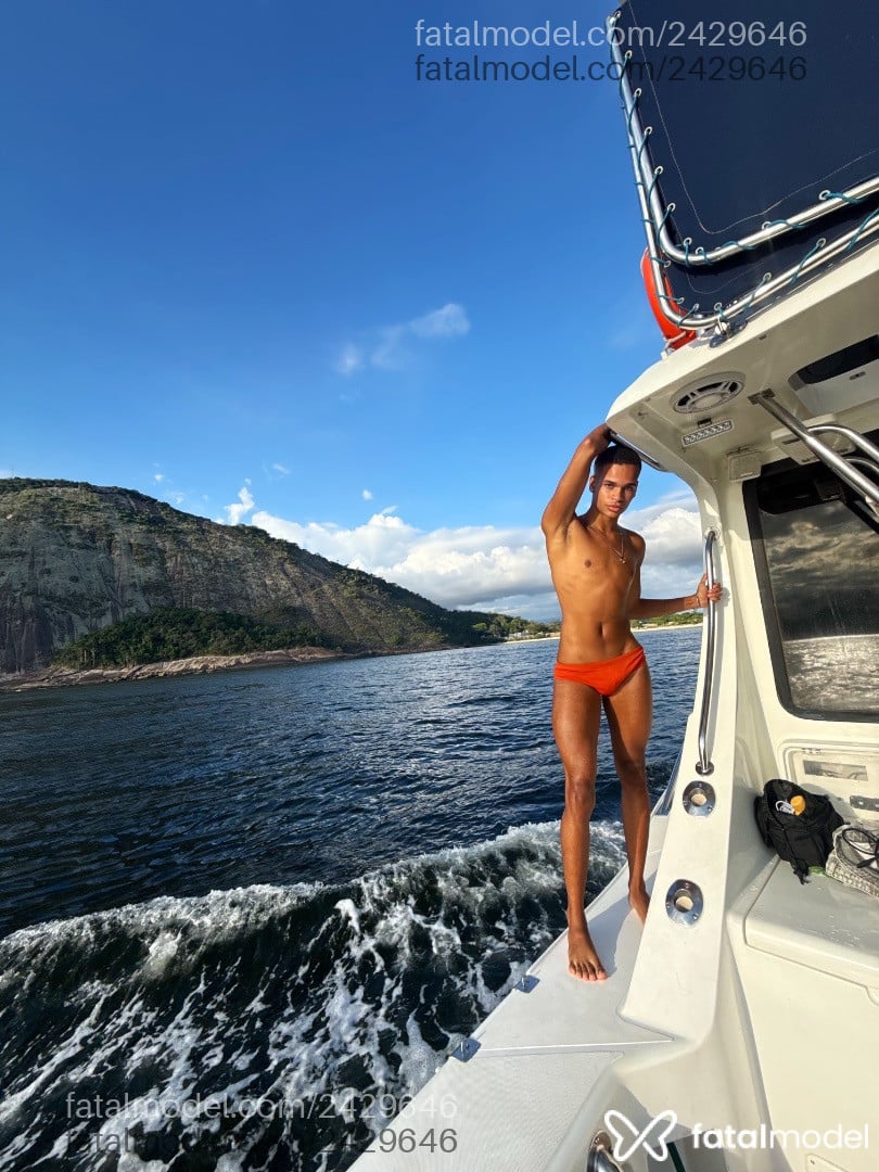 Acompanhante homem morena (o) de olhos azuis em Rio de Janeiro - Leoncarioca