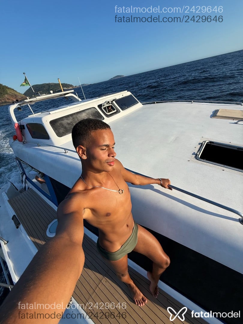 Acompanhante homem morena (o) de olhos azuis em Rio de Janeiro - Leoncarioca