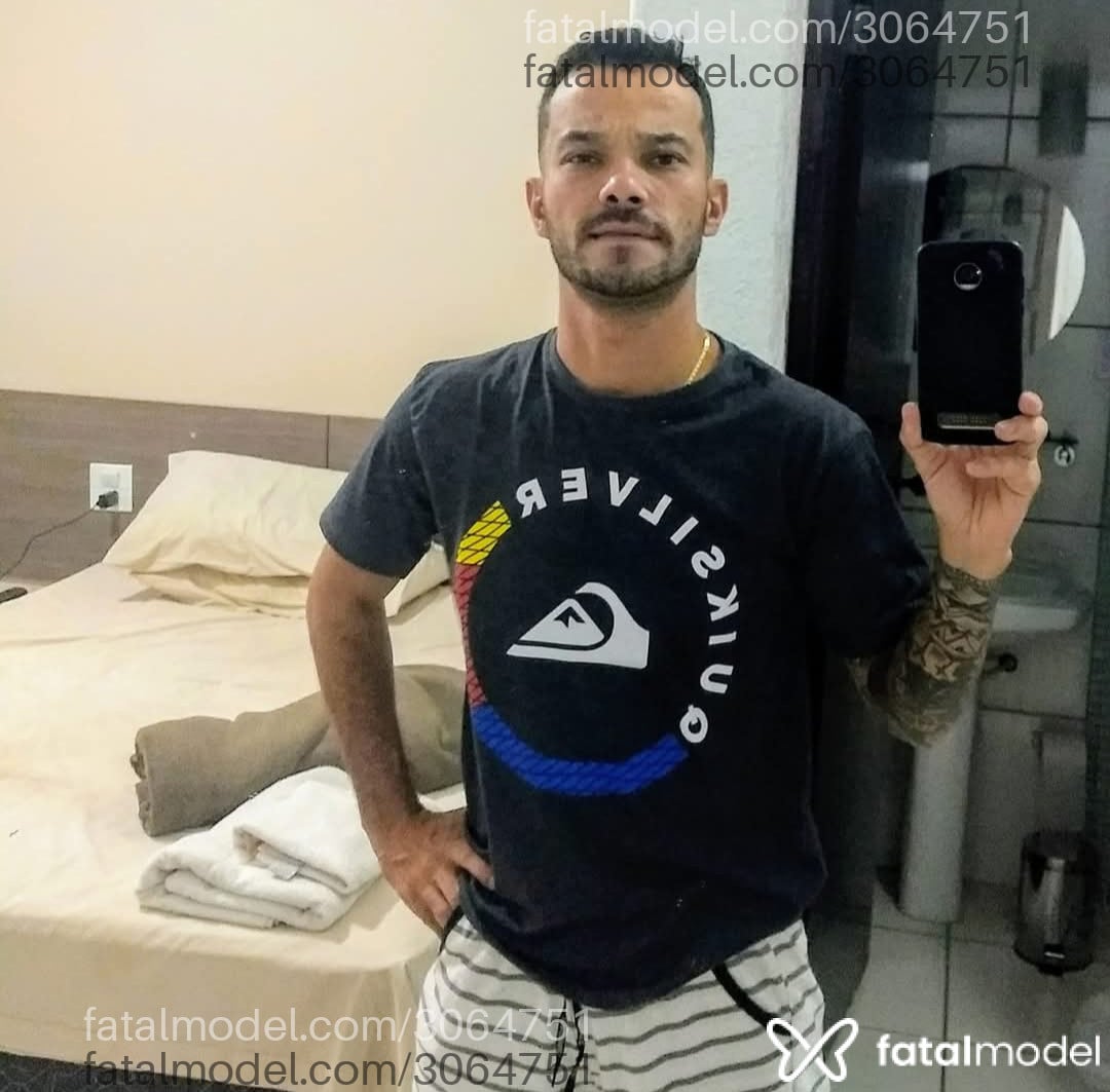 Acompanhante homem com cabelo castanho de olhos castanhos em Ponta Grossa - Higor