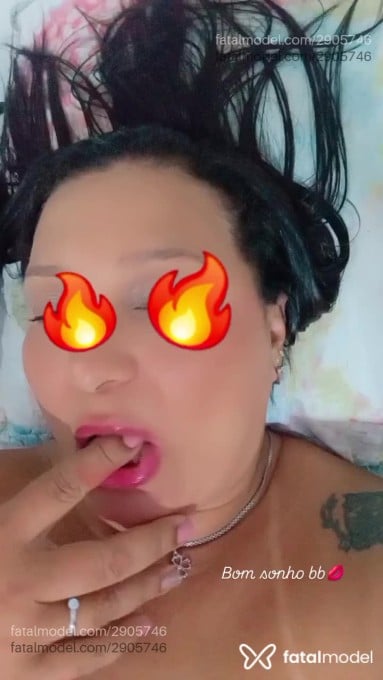 Acompanhante mulher morena (o) de olhos pretos - Bia Marinho