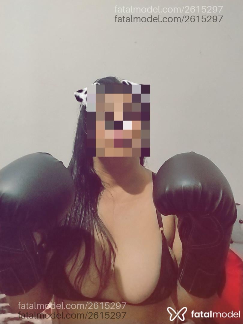 Acompanhante mulher morena (o) de olhos pretos - Pérola