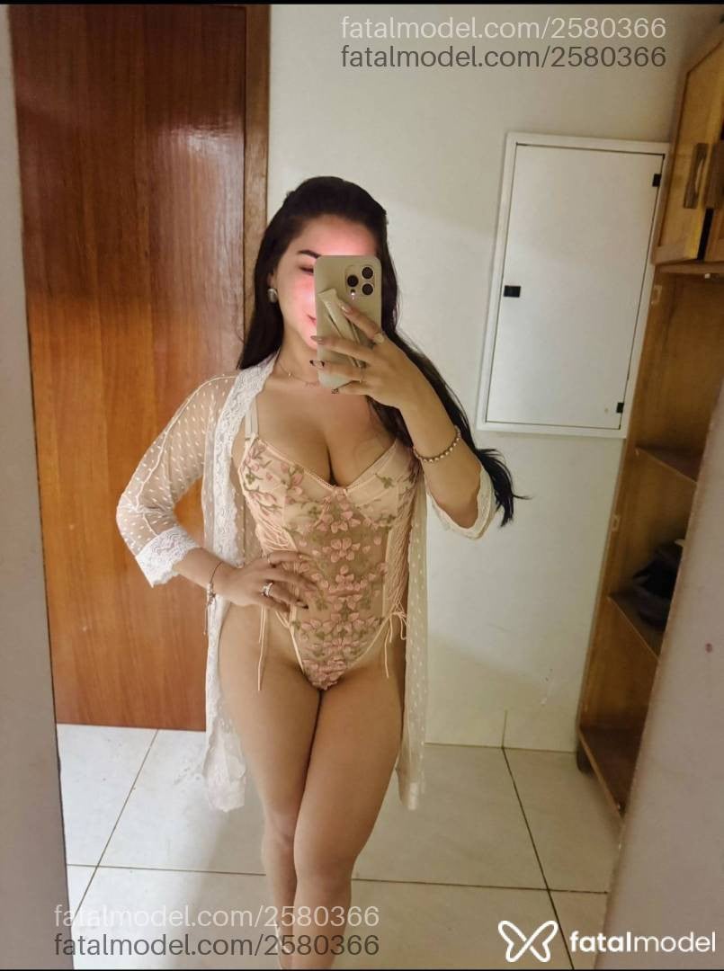 Acompanhante mulher morena (o) de olhos castanhos - Ana