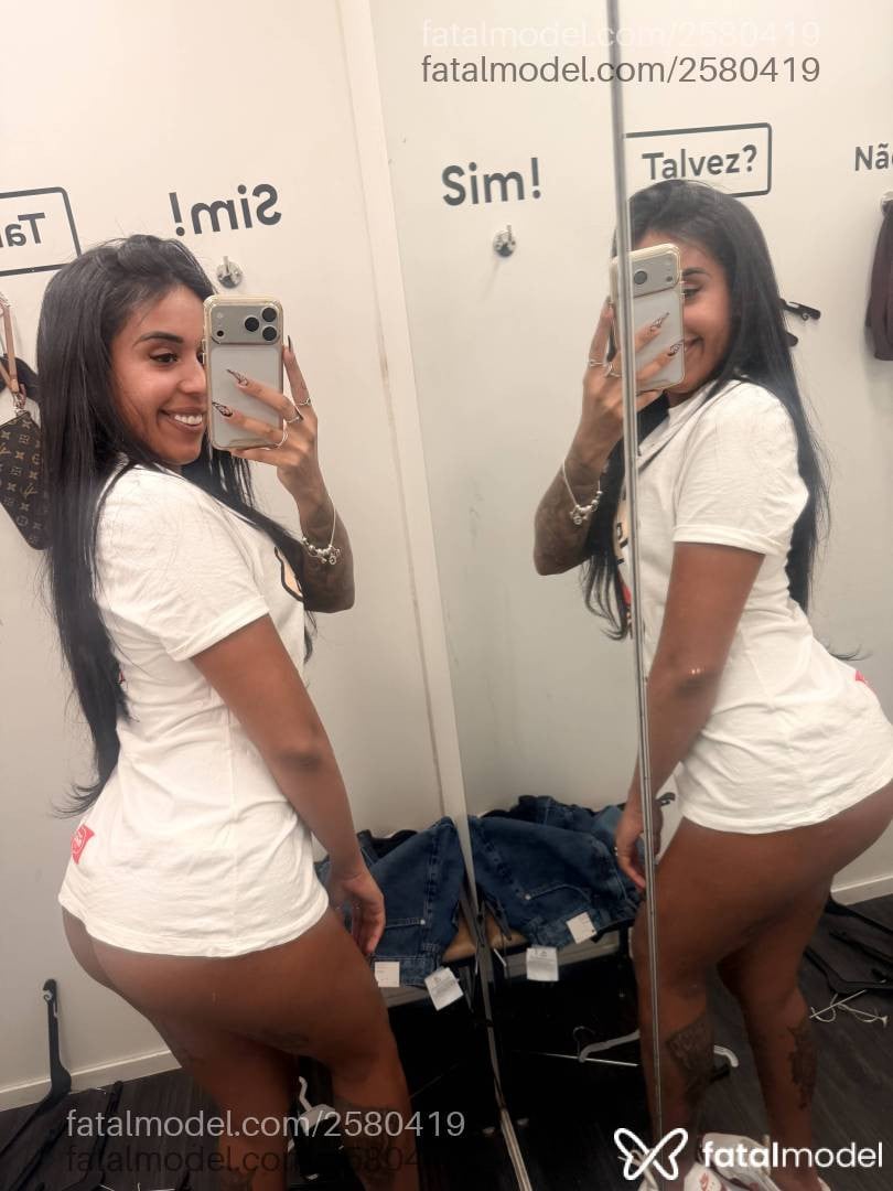 Acompanhante mulher morena (o) de olhos castanhos - índiaa