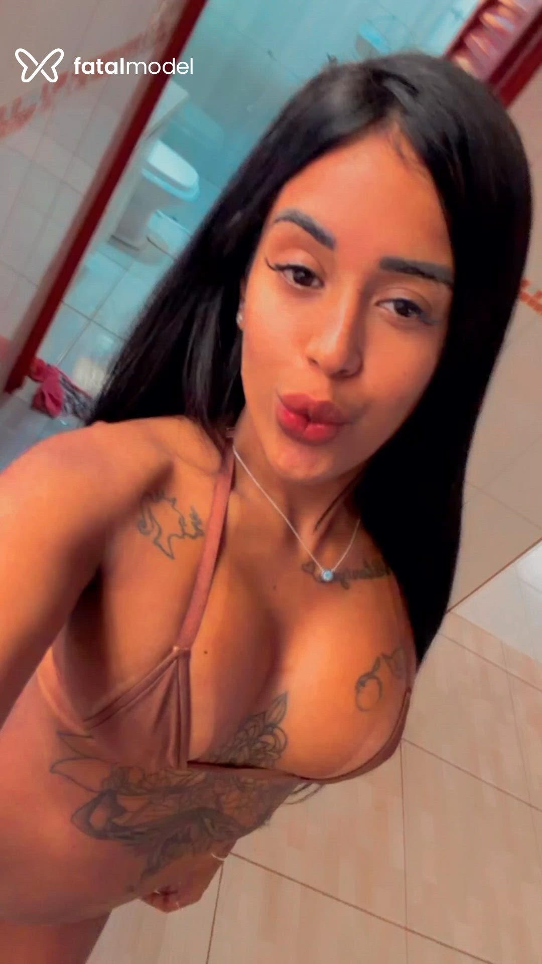 Acompanhante mulher morena (o) de olhos castanhos em Caldas Novas Acompanhante mulher morena (o) de olhos castanhos em Caldas Novas - Indinha