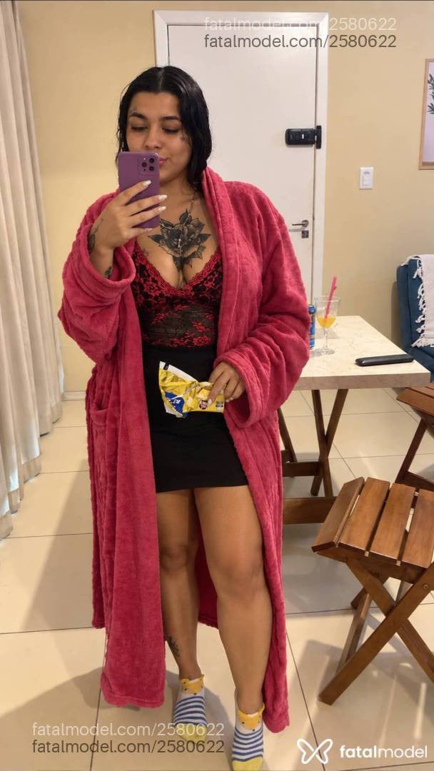 Acompanhante mulher com cabelo castanho de olhos castanhos - Ana