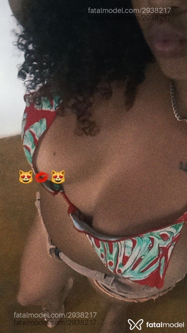 Acompanhante mulher morena (o) de olhos castanhos em Vitória - Echiley