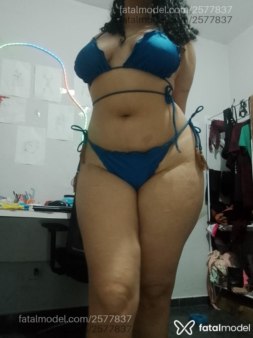 Acompanhante mulher com cabelo castanho de olhos castanhos em Virtual - Aster