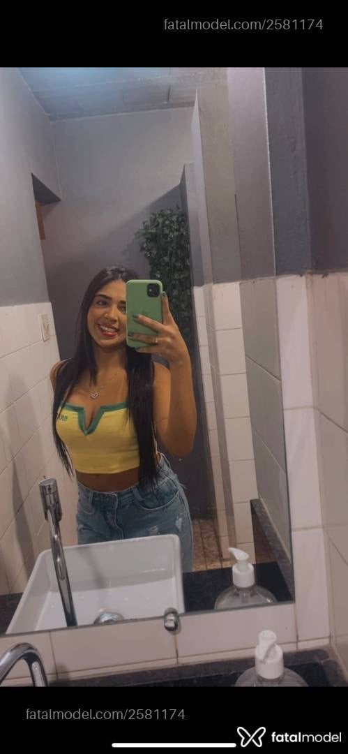 Acompanhante mulher morena (o) de olhos pretos em Pará de Minas - Alice