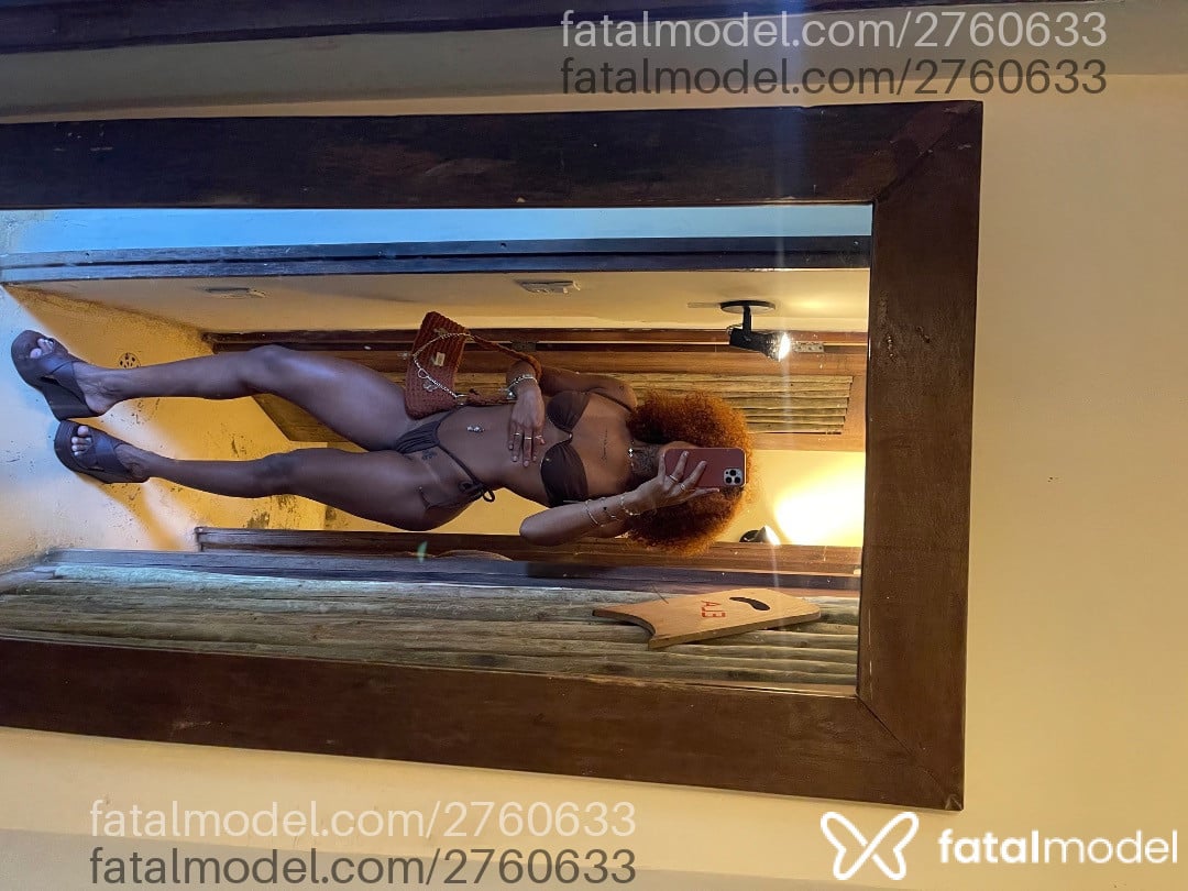 Acompanhante mulher morena (o) de olhos pretos em Salvador - Clara