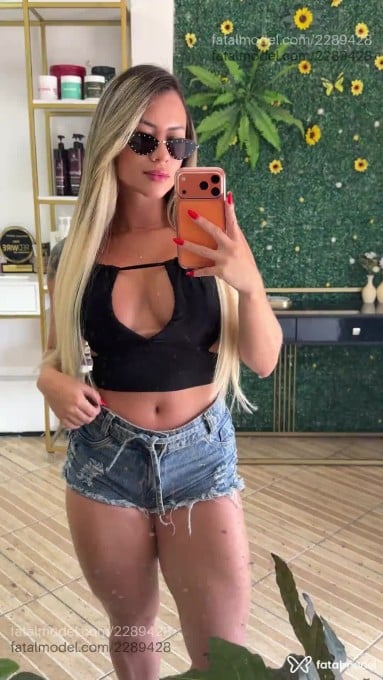 Acompanhante mulher loira (o) de olhos pretos em Cajazeiras - Clara Alves