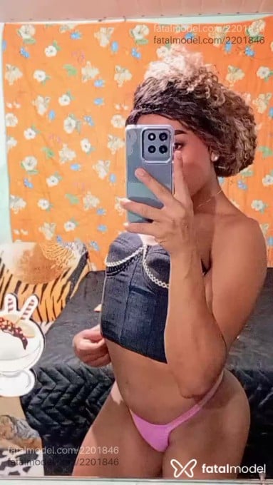 Acompanhante mulher trans morena (o) de olhos pretos em Trindade - Mirelly Silvah