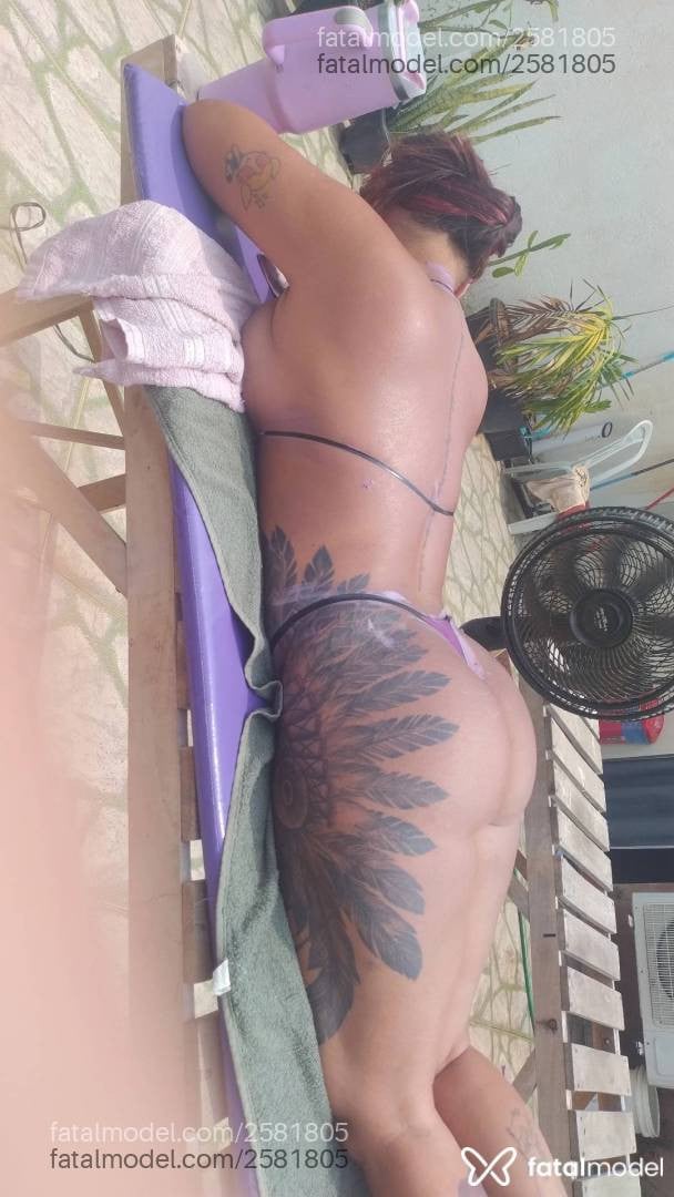 Acompanhante mulher com cabelo castanho de olhos castanhos - Lanybb