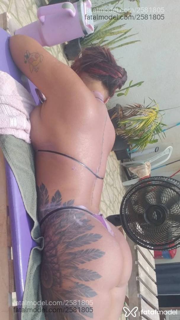 Acompanhante mulher com cabelo castanho de olhos castanhos - Lanybb