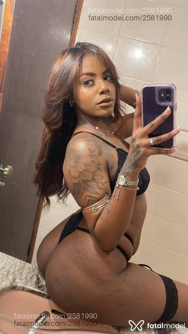 Acompanhante mulher morena (o) de olhos pretos - Bella Monteiro