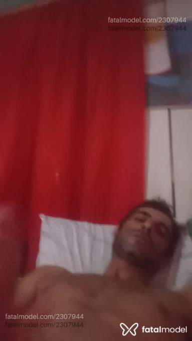 Acompanhante homem com cabelo castanho de olhos mel em Virtual - Fernando