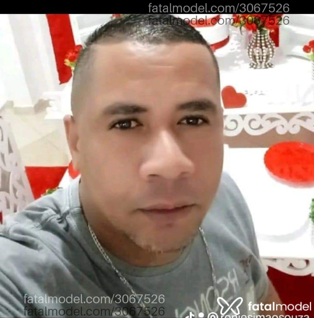 Acompanhante homem morena (o) de olhos pretos em Virtual - Cherry