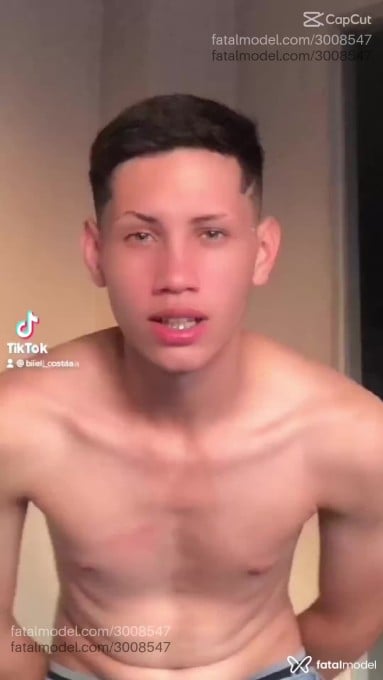 Acompanhante homem com cabelo castanho de olhos azuis em Santo Antônio da Platina Acompanhante homem com cabelo castanho de olhos azuis em Santo Antônio da Platina - Gabriel Costta