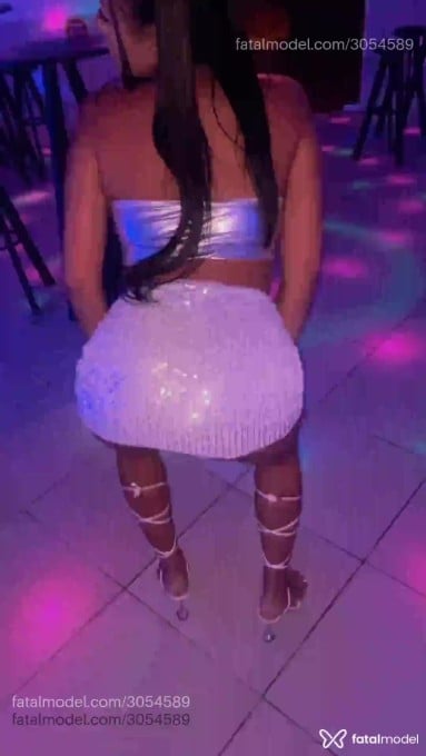 Acompanhante mulher morena (o) de olhos castanhos - Pipoquinha Acompanhante mulher morena (o) de olhos castanhos - Pipoquinha