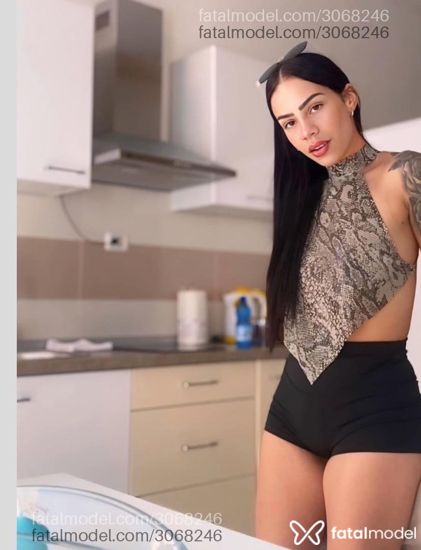 Acompanhante mulher morena (o) de olhos mel em Barueri - ágata