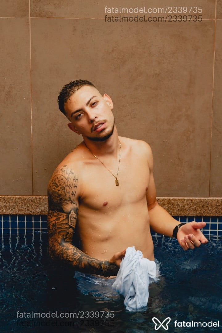 Acompanhante homem com cabelo castanho de olhos castanhos em Pato Branco Acompanhante homem com cabelo castanho de olhos castanhos em Pato Branco - Arthur Fernandez