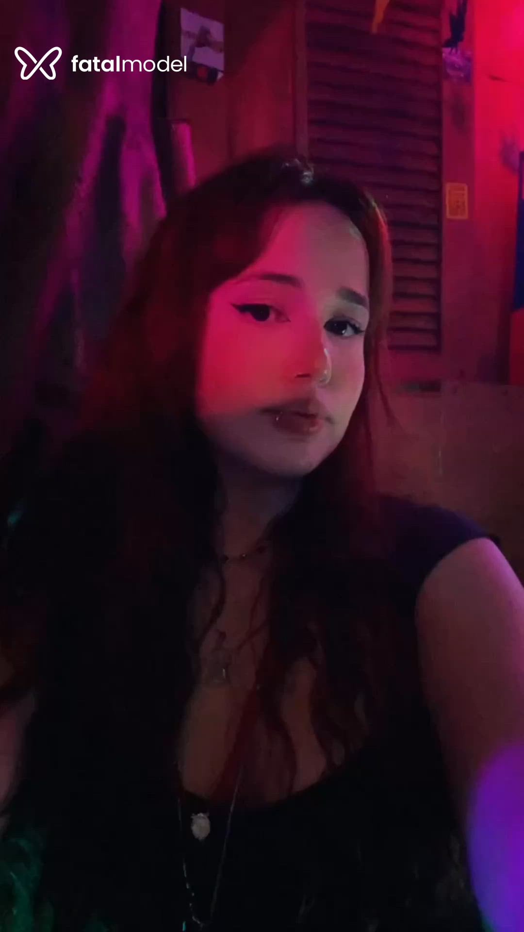 Acompanhante mulher ruiva (o) de olhos mel - Rosée Acompanhante mulher ruiva (o) de olhos mel - Rosée