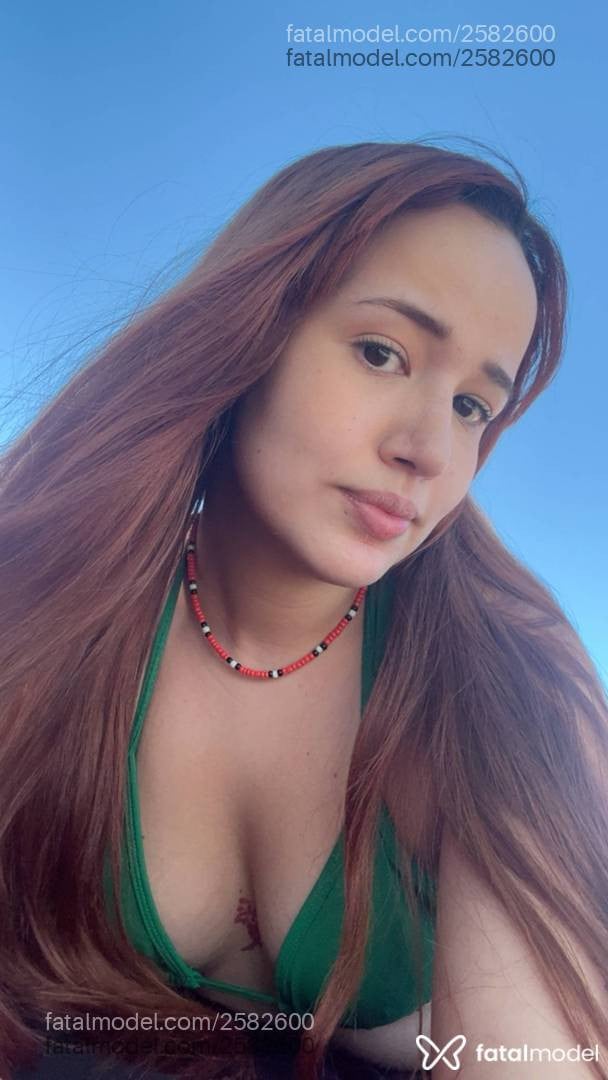 Acompanhante mulher ruiva (o) de olhos mel - Rosée