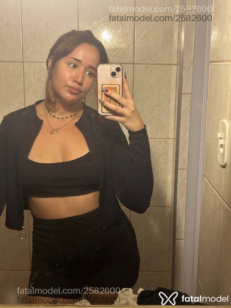 Acompanhante mulher ruiva (o) de olhos mel - Rosée