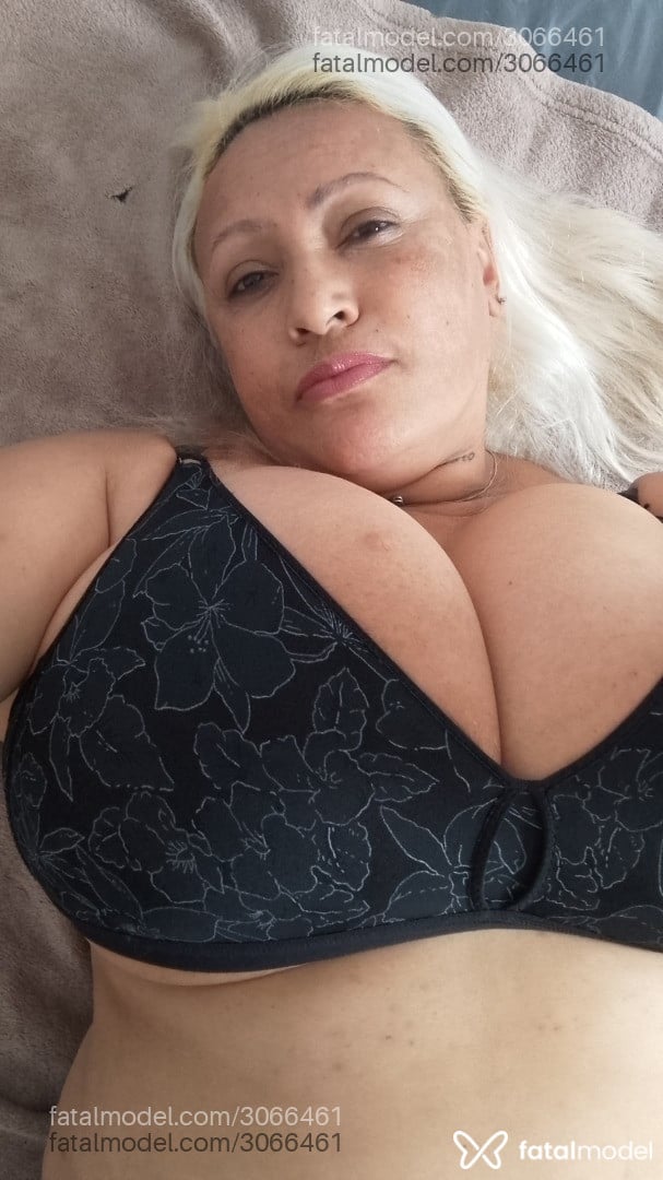 Acompanhante mulher loira (o) de olhos castanhos em São Paulo Acompanhante mulher loira (o) de olhos castanhos em São Paulo - Angel