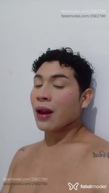 Acompanhante homem morena (o) de olhos pretos em São Paulo Acompanhante homem morena (o) de olhos pretos em São Paulo - Angel