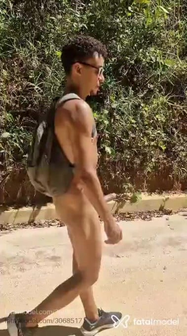 Acompanhante homem com cabelo castanho de olhos castanhos em Salvador - Henrique