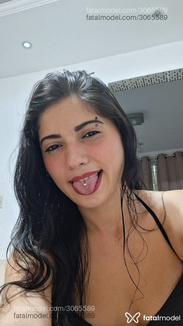 Acompanhante mulher com cabelo castanho de olhos castanhos em São Francisco do Sul Acompanhante mulher com cabelo castanho de olhos castanhos em São Francisco do Sul - Mariah Bagatelli