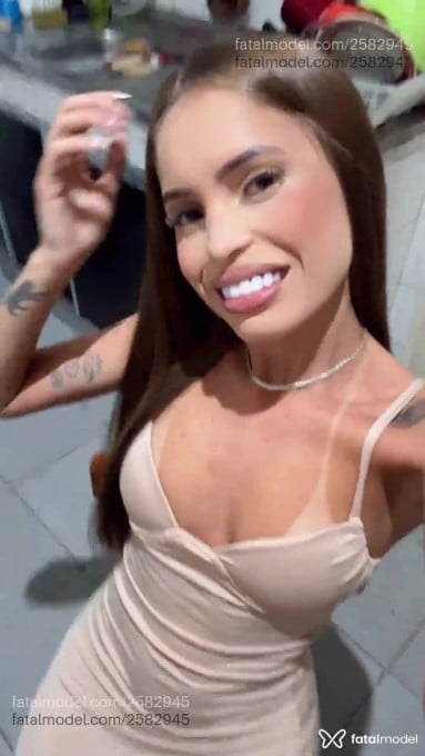 Acompanhante mulher loira (o) de olhos verdes em Virtual - Priscila