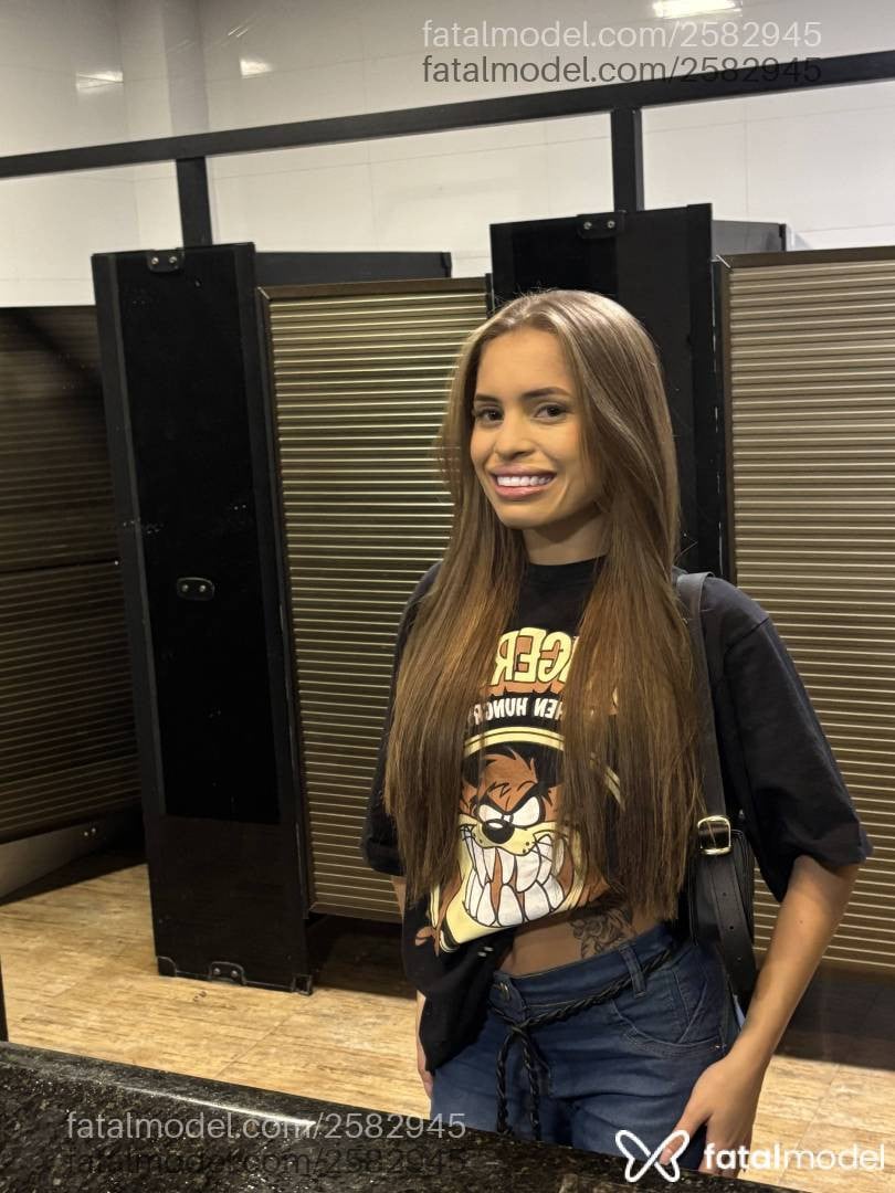 Acompanhante mulher loira (o) de olhos verdes em Virtual - Priscila