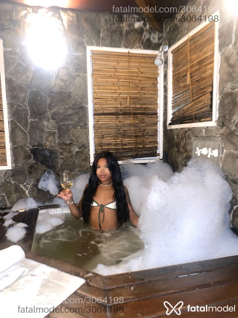 Acompanhante mulher trans com cabelo castanho de olhos pretos em Rio de Janeiro - Angel