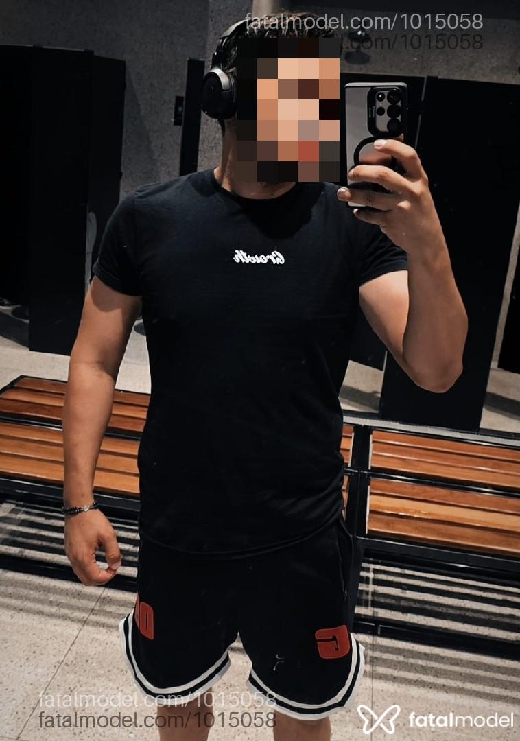 Acompanhante homem com cabelo castanho de olhos pretos em Colatina Acompanhante homem com cabelo castanho de olhos pretos em Colatina - Kelvin Bastos