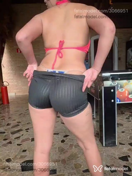 Acompanhante mulher com cabelo castanho de olhos castanhos - Danny Acompanhante mulher com cabelo castanho de olhos castanhos - Danny