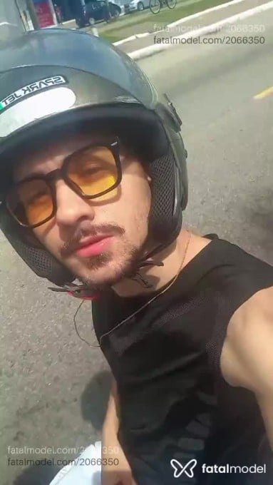 Acompanhante homem com cabelo castanho de olhos castanhos - Luiz Gonçalves
