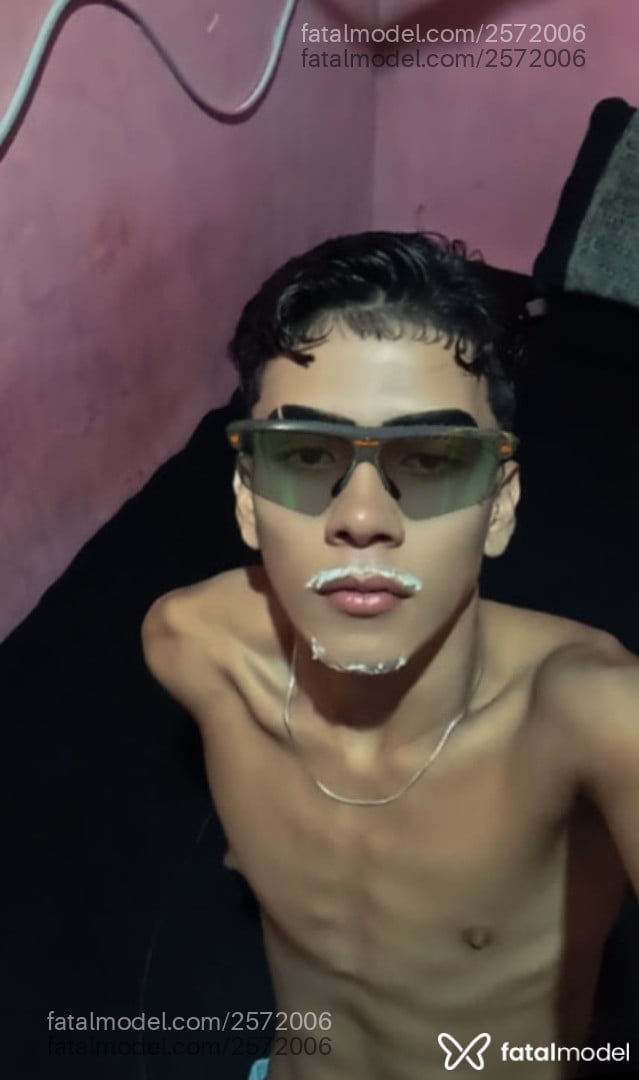 Acompanhante homem morena (o) de olhos castanhos em Brusque - Allex