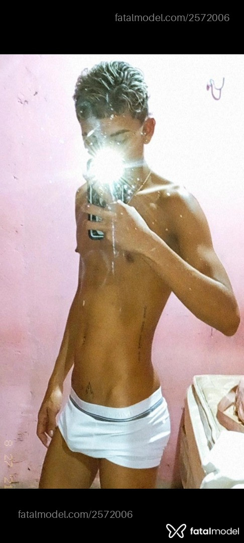 Acompanhante homem morena (o) de olhos castanhos em Brusque - Allex