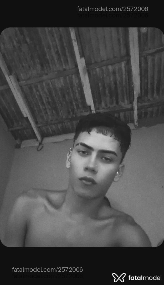 Acompanhante homem morena (o) de olhos castanhos em Brusque - Allex