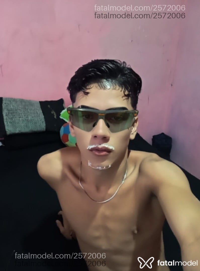 Acompanhante homem morena (o) de olhos castanhos em Brusque - Allex