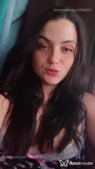Acompanhante mulher com cabelo castanho de olhos mel em Itajaí - Vivi Dantas
