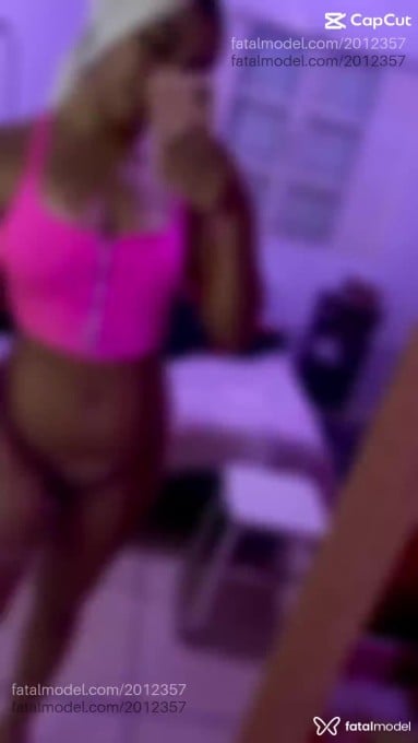 Acompanhante mulher morena (o) de olhos pretos em Virtual - Vegana