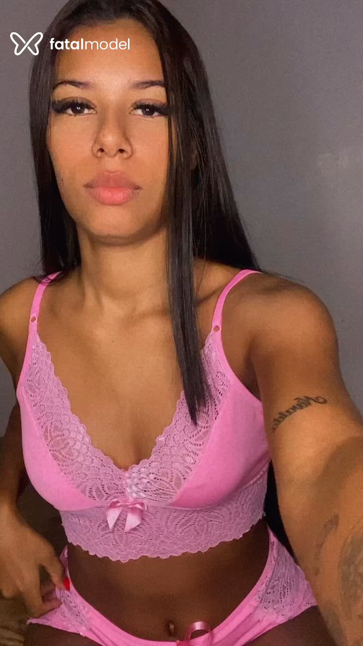 Acompanhante mulher com cabelo castanho de olhos pretos - Lane Ferreira