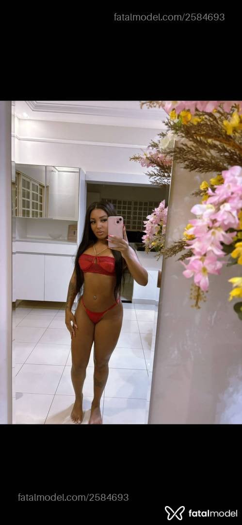 Acompanhante mulher com cabelo castanho de olhos castanhos - Thalytinha