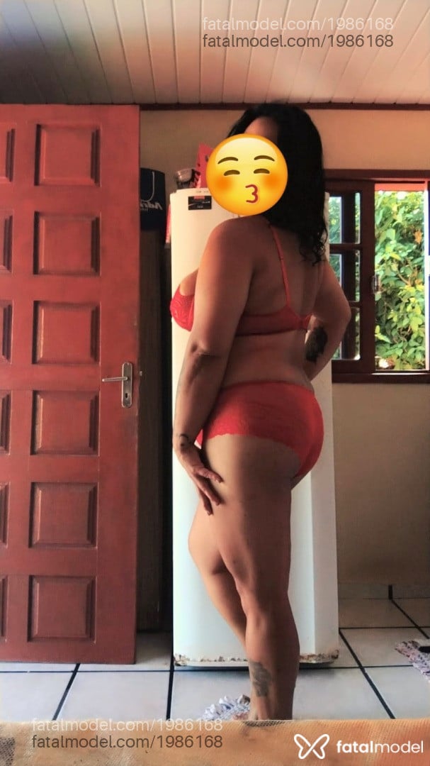 Acompanhante mulher com cabelo castanho de olhos castanhos em Florianópolis - Samantha