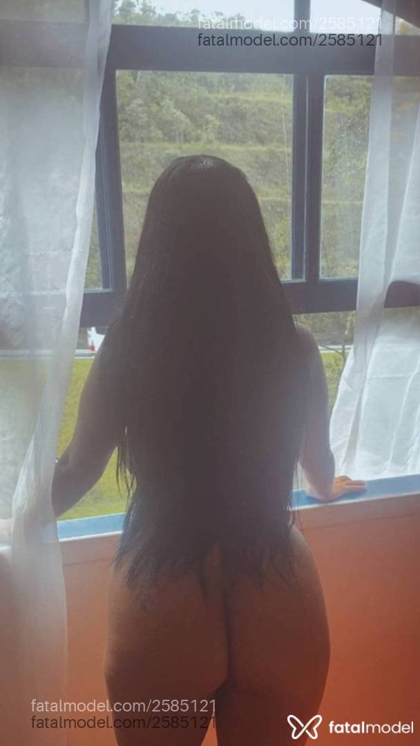 Acompanhante mulher morena (o) de olhos castanhos em Petrópolis - Indiaa