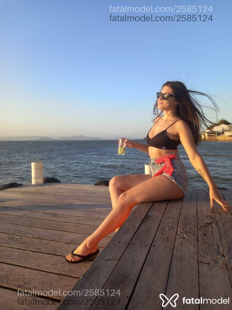 Acompanhante mulher morena (o) de olhos azuis em Virtual - Madu