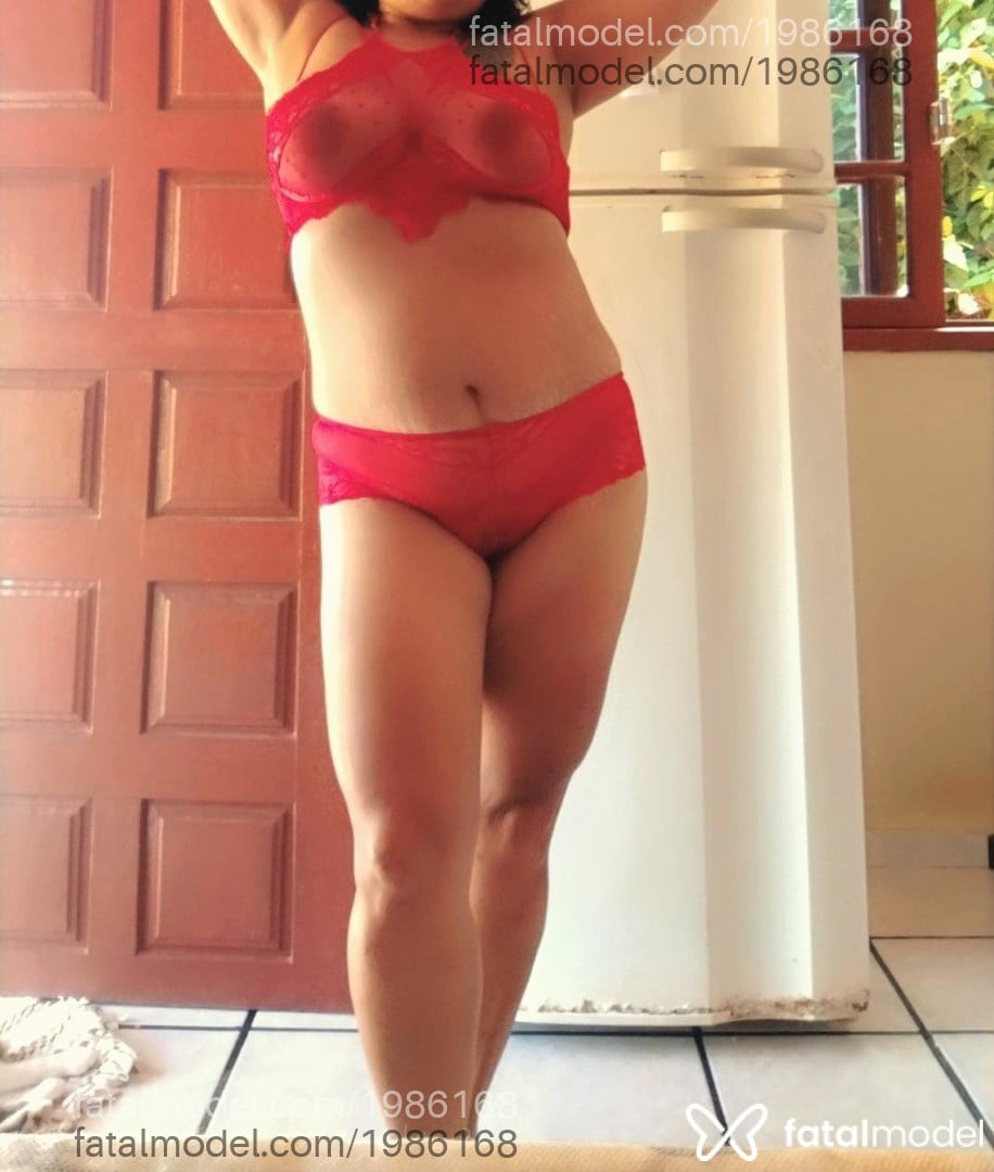 Acompanhante mulher com cabelo castanho de olhos castanhos em Florianópolis - Samantha
