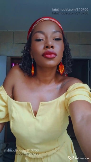 Acompanhante mulher morena (o) de olhos castanhos em Aparecida de Goiânia Acompanhante mulher morena (o) de olhos castanhos em Aparecida de Goiânia - Luna